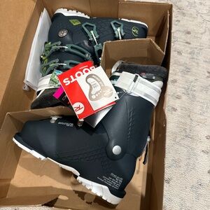 Rossignol Dark Green Ski Boots with White Accents